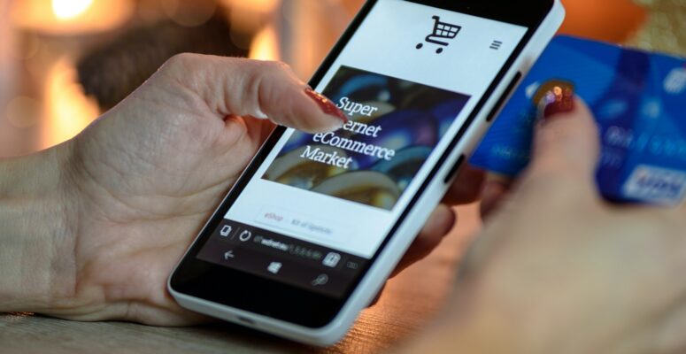 Online-Präsenz auf Social Media: E-Commerce auf dem Handy